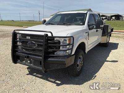 2020 Ford F-350 SD Crew-Cab Flatbed Truck