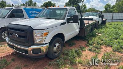 2014 Ford F-350 SD Flatbed Truck