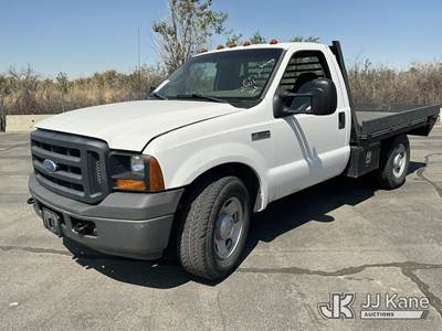 2006 Ford F350 Flatbed Truck