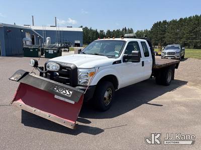 2011 Ford F350 4x4 Extended-Cab Flatbed Truck