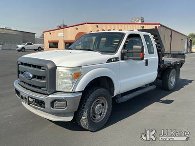 2013 Ford F350 4x4 Extended-Cab Flatbed Truck