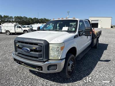 2016 Ford F-350 SD Crew-Cab Flatbed Truck