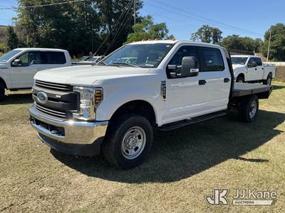 2019 Ford F350 Crew-Cab Flatbed Truck