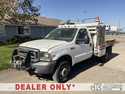 2004 Ford F-350 SD Flatbed Truck