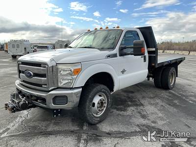 2015 Ford F350 4x4 Flatbed Truck
