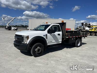Ford F-450 Flatbed Truck