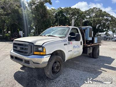 Ford F-450 Flatbed Truck