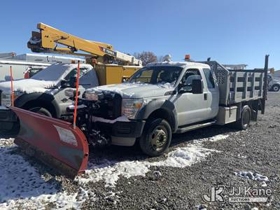 2011 Ford F450 4x4 Extended-Cab Flatbed Truck