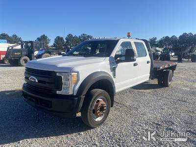 2017 Ford F-450 SD Crew-Cab Flatbed Truck