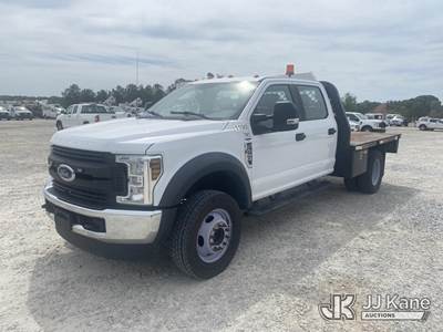 2018 Ford F450 4x4 Crew-Cab Flatbed Truck