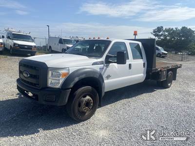 2015 Ford F-450 SD Crew-Cab Flatbed Truck