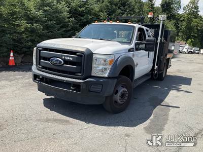 2016 Ford F450 2WD Extended-Cab Flatbed Truck