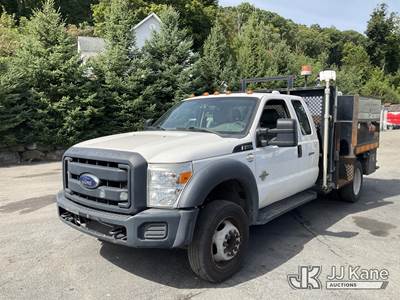 2016 Ford F450 2WD Extended-Cab Flatbed Truck