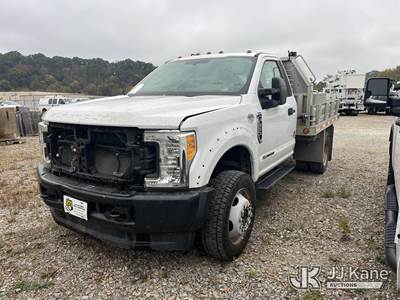 Ford F-550 Flatbed Truck