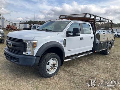 2018 Ford F550 4x4 Crew-Cab Flatbed Truck