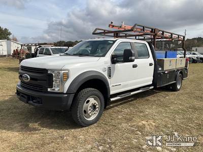 2018 Ford F550 4x4 Crew-Cab Flatbed Truck