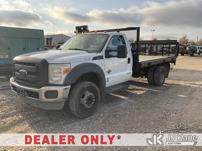 2013 Ford F-550 Regular Cab DRW 2WD Flatbed Truck