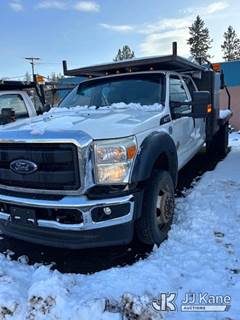 2015 Ford F550 4x4 Crew-Cab Flatbed Truck