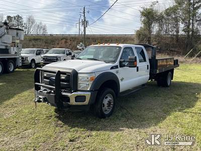 2016 Ford F550 4x4 Crew-Cab Flatbed Truck