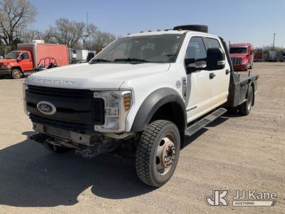 2018 Ford F550 4x4 Crew-Cab Flatbed Truck