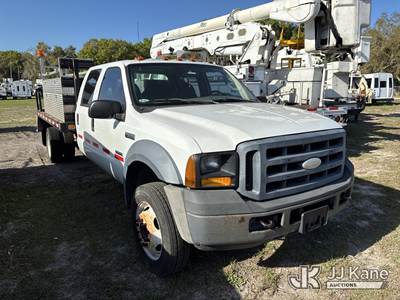 2007 Ford F550 Crew-Cab Flatbed Truck