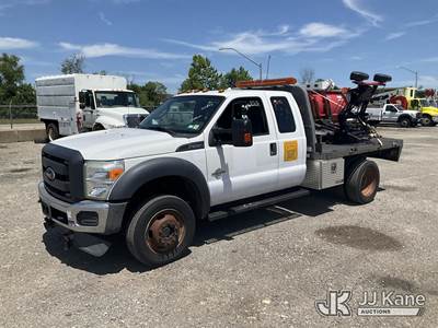 2016 Ford F550 Extended-Cab Flatbed Truck