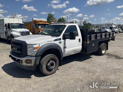 2015 Ford F550 2WD Flatbed Truck