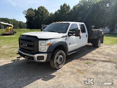 2016 Ford F550 4x4 Crew-Cab Flatbed Truck