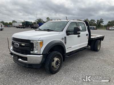 2017 Ford F-550 Crew-Cab Flatbed Truck