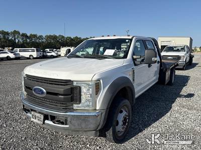 2019 Ford F-550 Crew-Cab Flatbed Truck