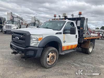 2016 Ford F550 4x4 Flatbed Truck