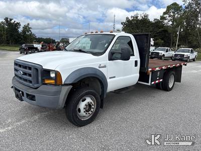 2007 Ford F550 4x4 Flatbed Truck