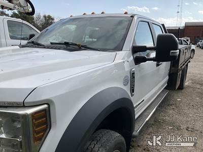 2019 Ford F-550 Crew-Cab Flatbed Truck