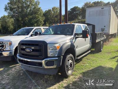 2016 Ford F550 4x4 Crew-Cab Flatbed Truck