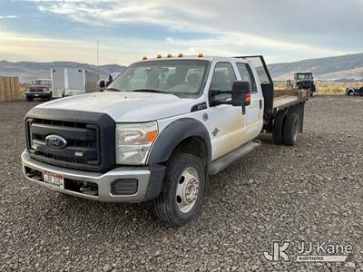 2016 Ford F550 4x4 Crew-Cab Flatbed Truck