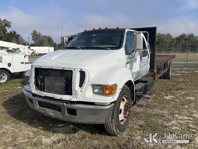 2004 Ford F650 Crew-Cab Flatbed Truck