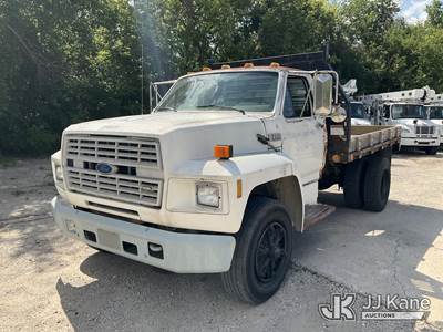 1991 Ford F700F Flatbed Truck