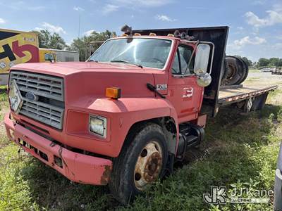 1994 Ford F700F Flatbed Truck