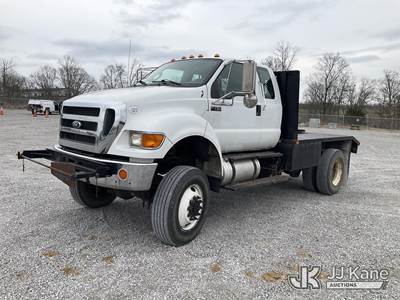 2015 Ford F-750 4x4 Extended-Cab Flatbed Truck