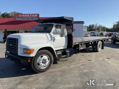 1998 Ford F800 Flatbed Truck