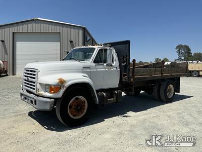 1999 Ford F800 Flatbed Truck