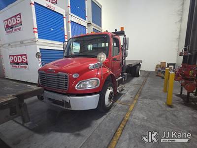 2016 Freightliner M2 106 Flatbed Truck