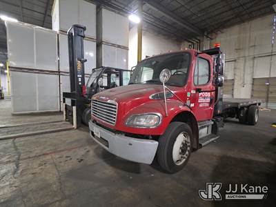 2015 Freightliner M2 106 Flatbed Truck