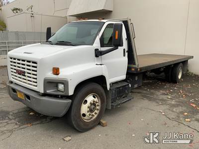2006 GMC C7500 Flatbed Truck