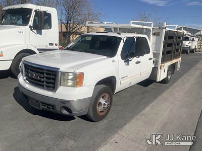 2009 GMC Sierra 3500HD Crew-Cab Flatbed Truck