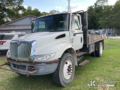 2004 International 4300 Flatbed Truck