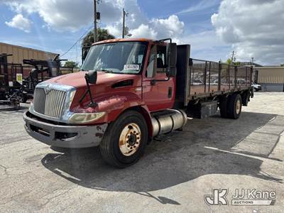 2009 International 4300 Flatbed Truck