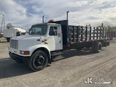 2001 International 4700 Flatbed Truck