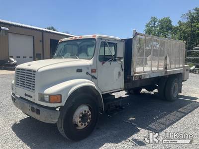 1999 International 4700 4X2 Stake Truck