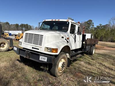 1998 International 4800 4x4 Crew-Cab Flatbed Truck